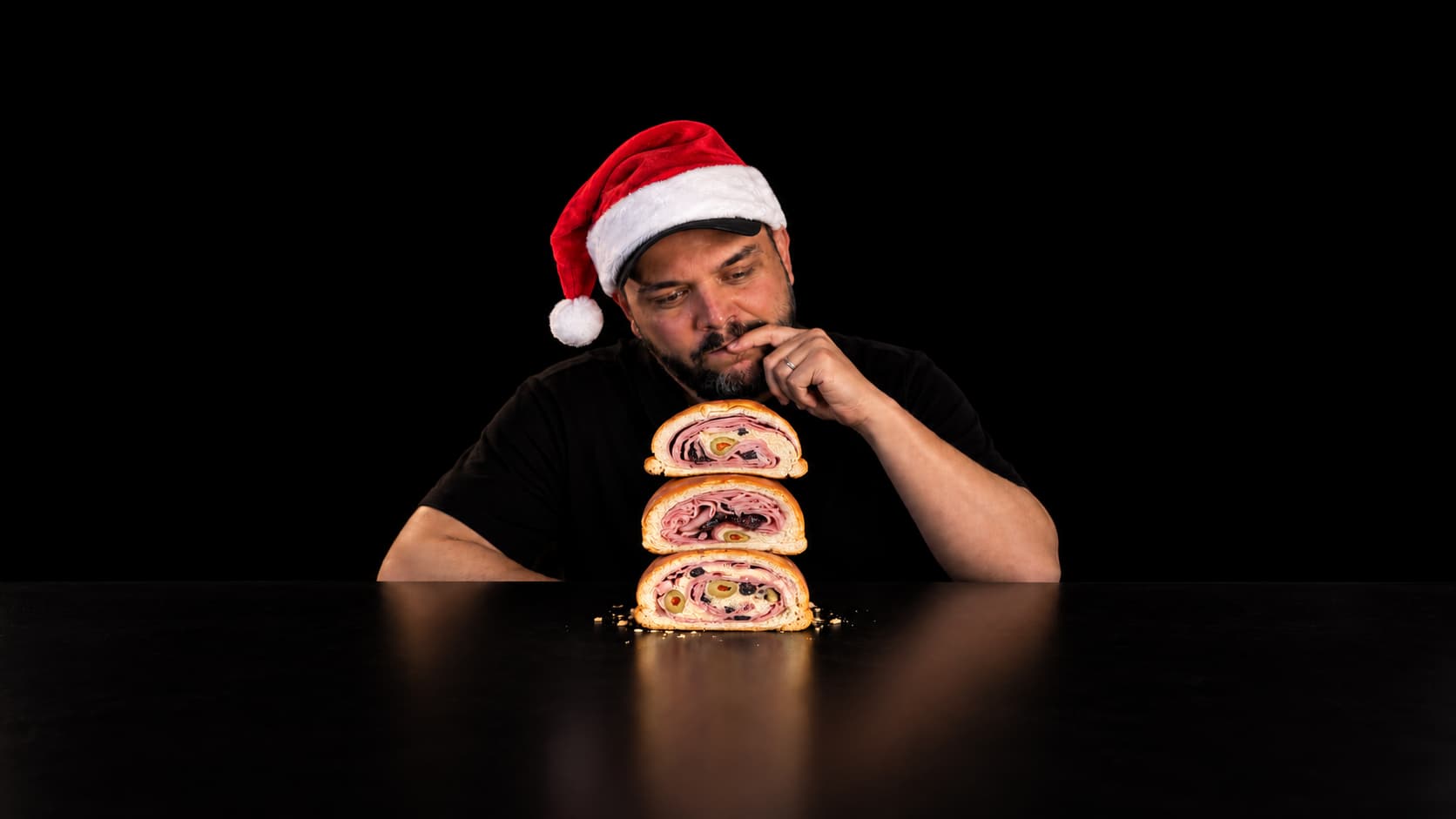 Dany Foodies frente a tres rebanadas de pan de jamón